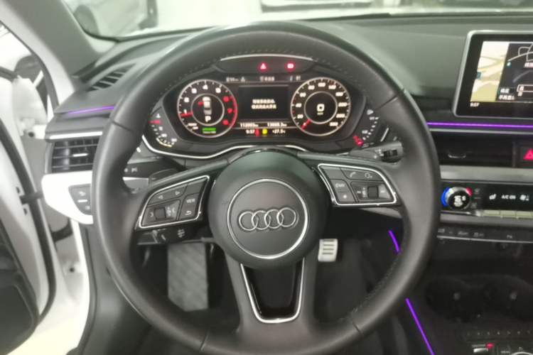 Used Audi A4L 2018 30th Anniversary Edition 40 TFSI Fashion Model Steering Wheel