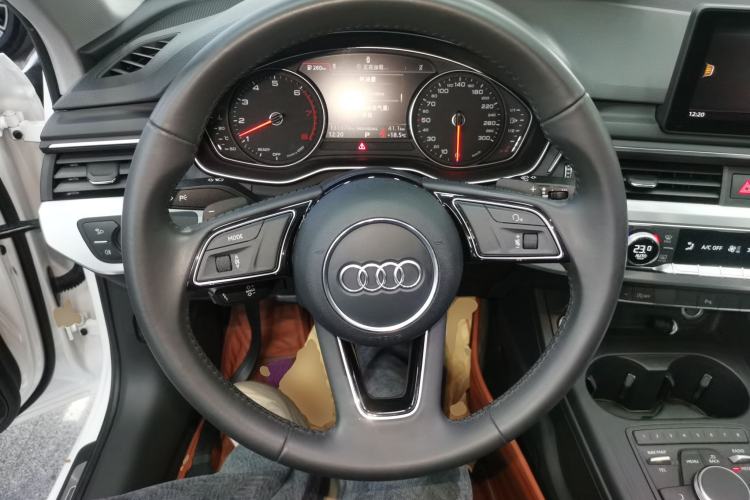 Used Audi A4L 2018 30th Anniversary Edition 40 TFSI Trendy Model Steering Wheel