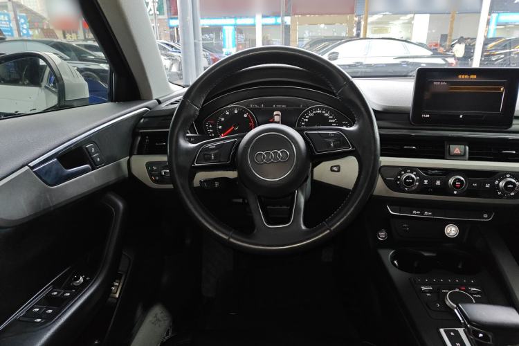 Used Audi A4L 2018 30th Anniversary Edition 30 TFSI Ambition Model Steering Wheel