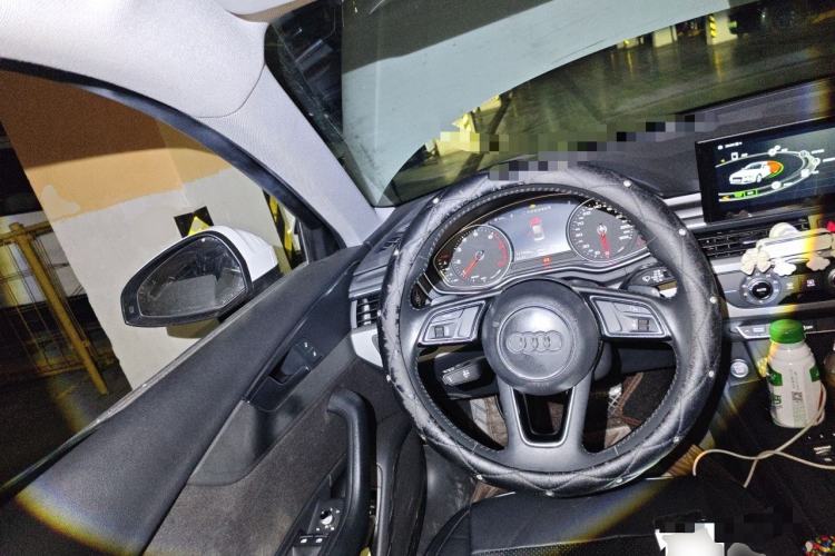 Used Audi A4L 2018 30th Anniversary Edition 40 TFSI Trendy Model Steering Wheel