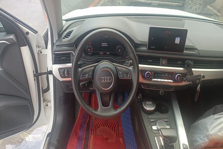 Used Audi A4L 2018 30th Anniversary Edition 40 TFSI Fashion Model Steering Wheel