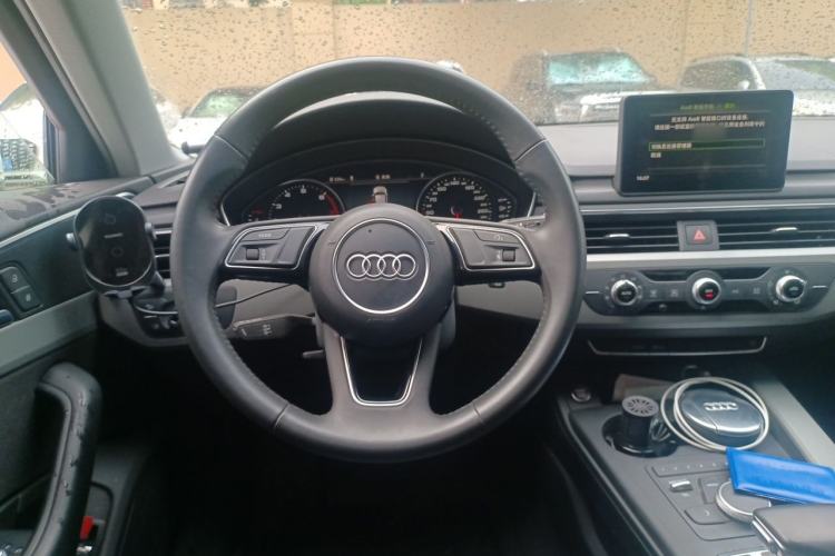 Used Audi A4L 2018 30th Anniversary Edition 30 TFSI Ambition Model Steering Wheel