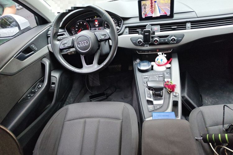 Used Audi A4L 2018 30th Anniversary Edition 40 TFSI Trendy Model Steering Wheel
