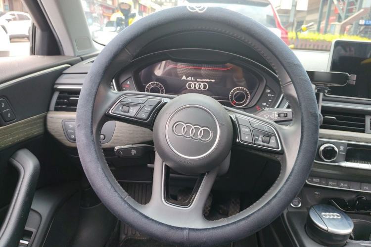 Used Audi A4L 2018 30th Anniversary Edition 40 TFSI Fashion Model Steering Wheel