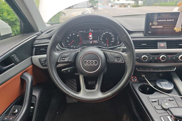 Used Audi A4L 2018 30th Anniversary Edition 40 TFSI Trendy Model Steering Wheel