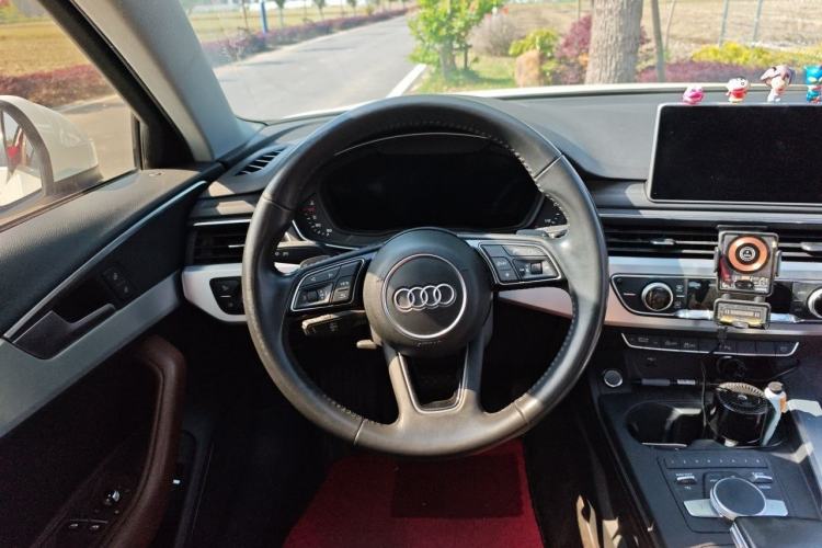 Used Audi A4L 2018 30th Anniversary Edition 40 TFSI Fashion Model Steering Wheel