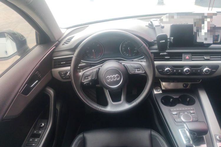 Used Audi A4L 2018 30th Anniversary Edition 30 TFSI Ambition Model Steering Wheel