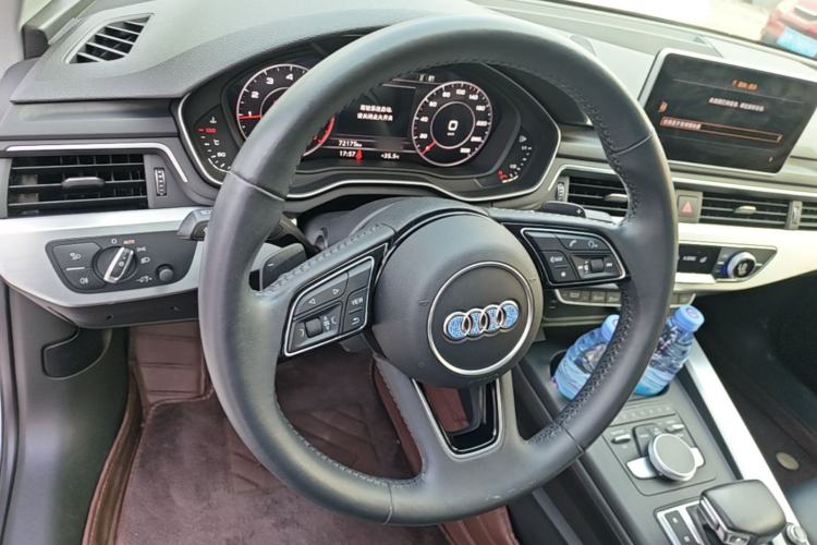 Used Audi A4L 2018 30th Anniversary Edition 40 TFSI Fashion Model Steering Wheel