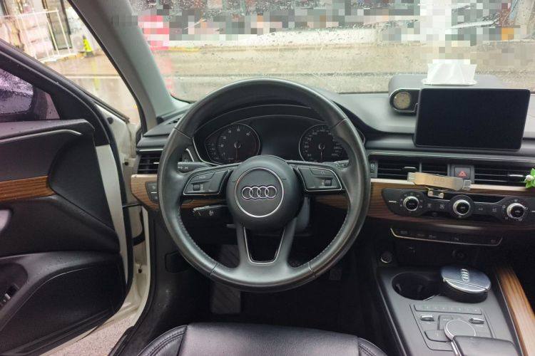 Used Audi A4L 2018 30th Anniversary Edition 40 TFSI Trendy Model Steering Wheel