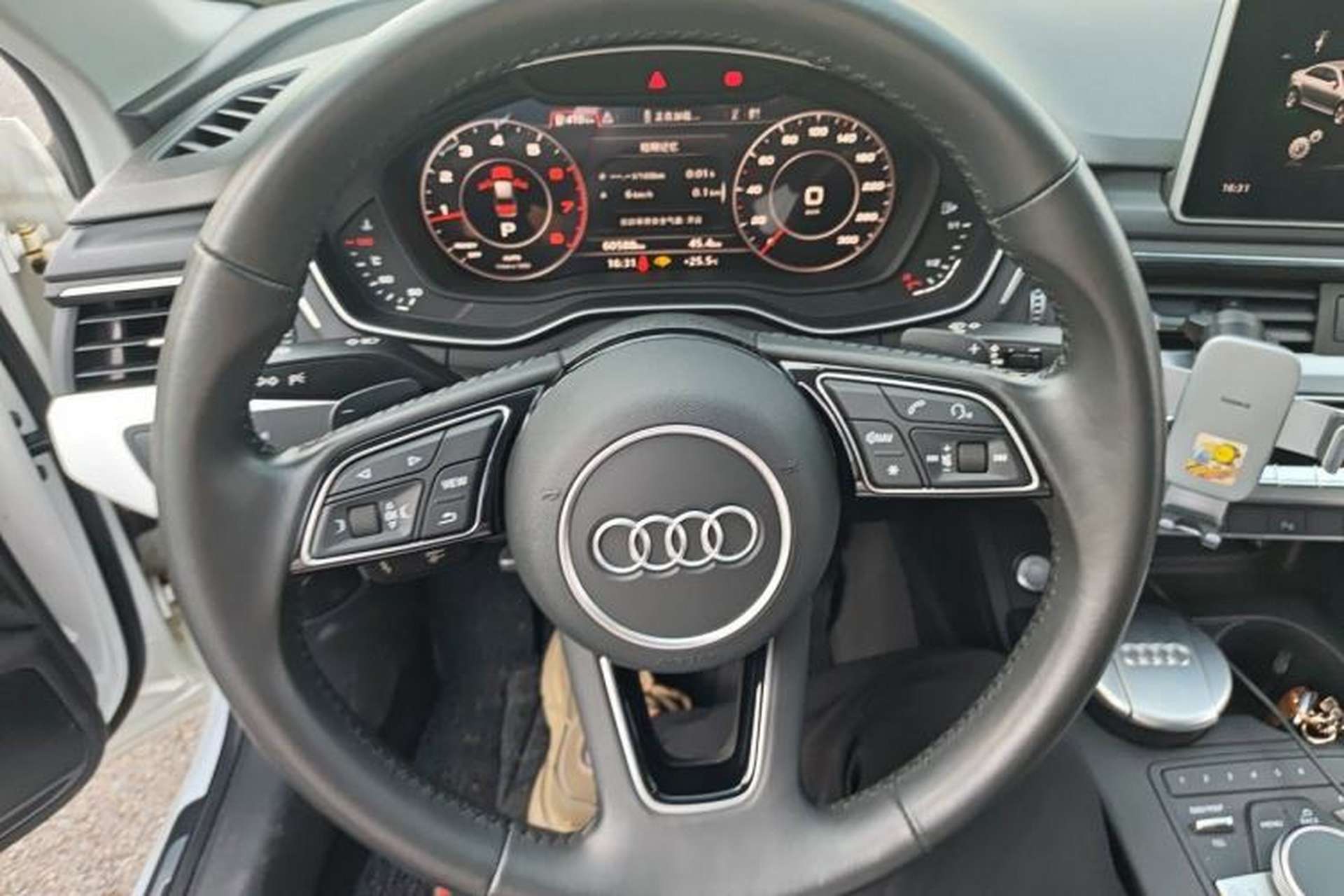 Used Audi A4L 2018 30th Anniversary Edition 40 TFSI Fashion Model Steering Wheel
