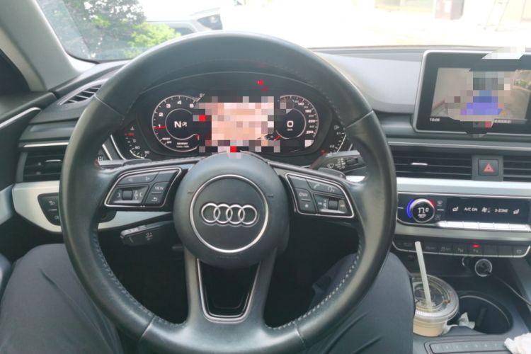 Used Audi A4L 2018 30th Anniversary Edition 45 TFSI quattro Sport model Steering Wheel
