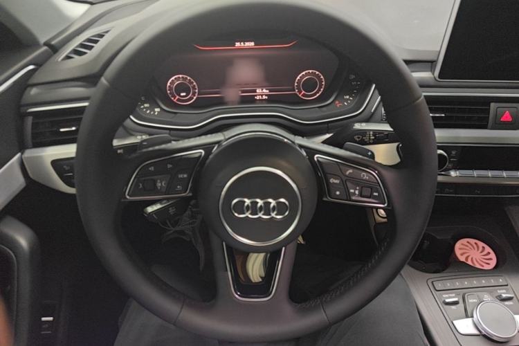 Used Audi A4L 2018 30th Anniversary Edition 40 TFSI Fashion Model Steering Wheel