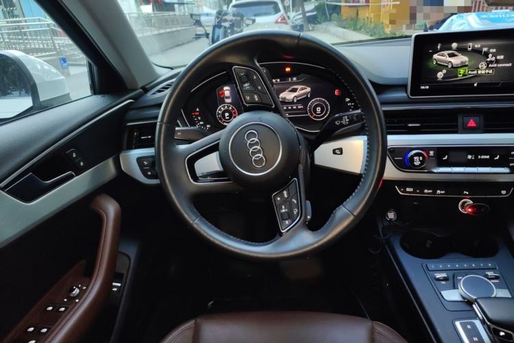 Used Audi A4L 2018 30th Anniversary Edition 40 TFSI Fashion Model Steering Wheel