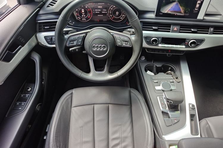 Used Audi A4L 2018 30th Anniversary Edition 40 TFSI Fashion Model Steering Wheel