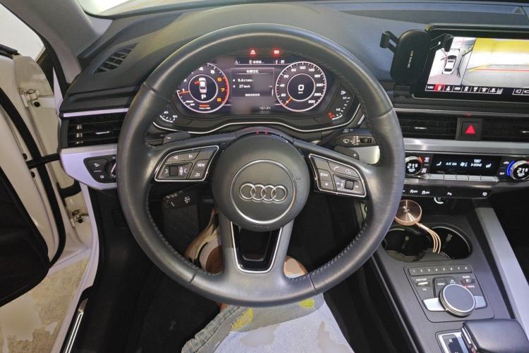 Used Audi A4L 2018 30th Anniversary Edition 40 TFSI Fashion Model Steering Wheel