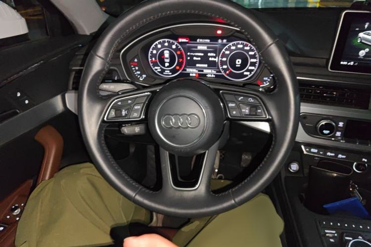 Used Audi A4L 2018 30th Anniversary Edition 40 TFSI Fashion Model Steering Wheel