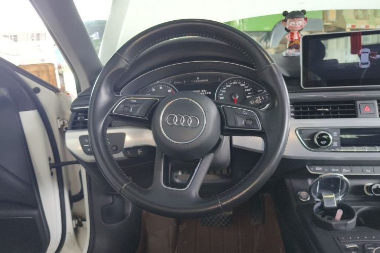 Used Audi A4L 2018 30th Anniversary Edition 40 TFSI Fashion Model Steering Wheel