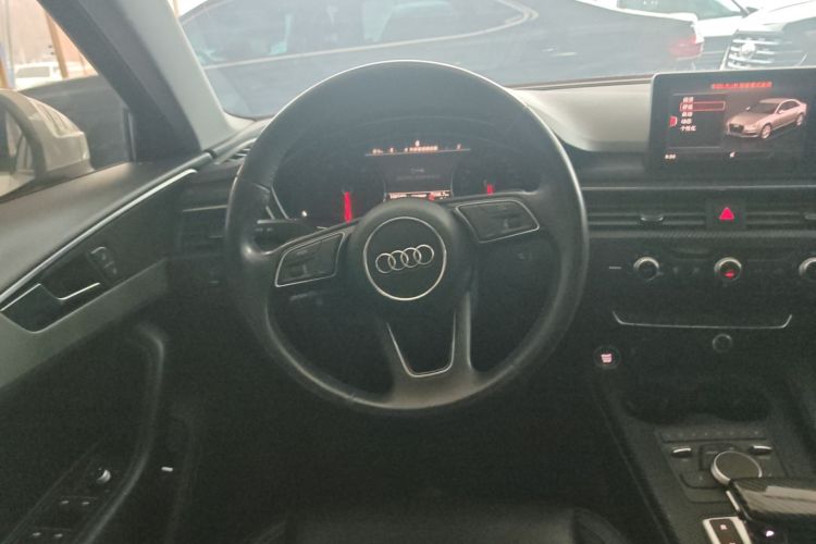 Used Audi A4L 2018 30th Anniversary Edition 40 TFSI Trendy Model Steering Wheel