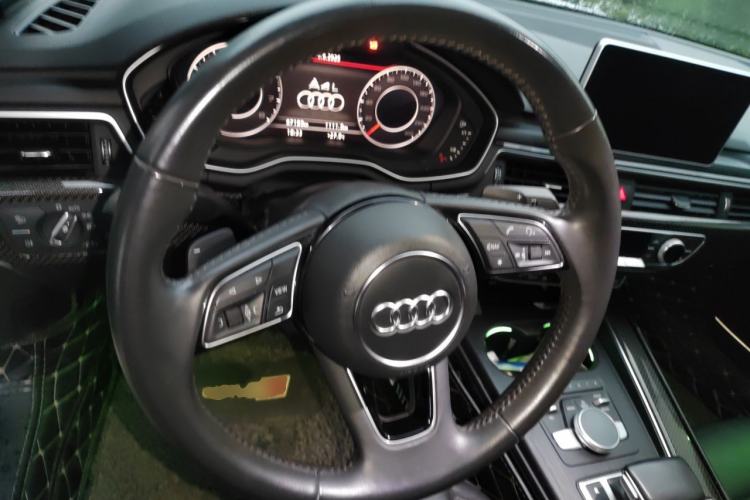 Used Audi A4L 2018 30th Anniversary Edition 40 TFSI Fashion Model Steering Wheel