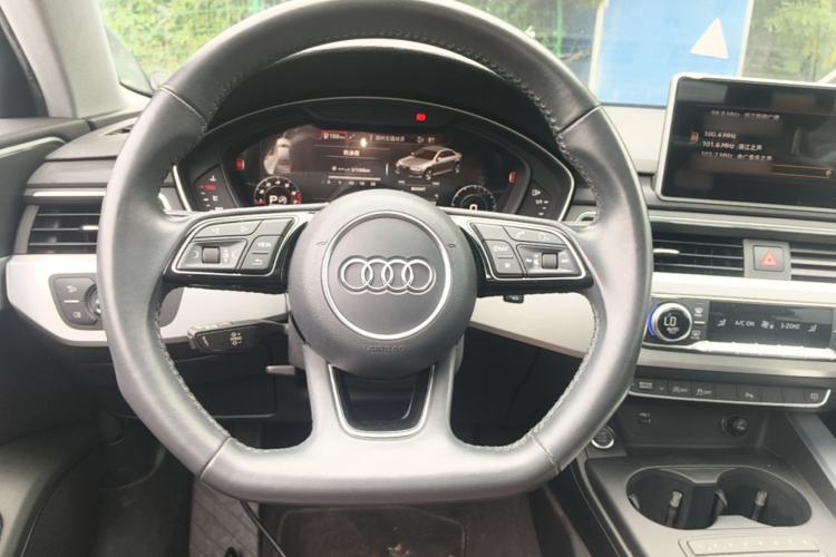 Used Audi A4L 2018 30th Anniversary Edition 40 TFSI Fashion Model Steering Wheel