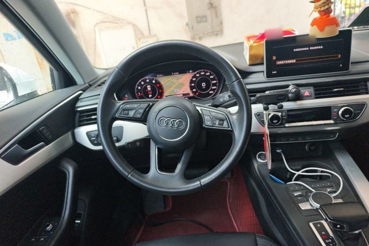 Used Audi A4L 2018 30th Anniversary Edition 40 TFSI Fashion Model Steering Wheel