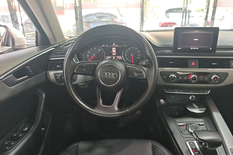 Used Audi A4L 2018 30th Anniversary Edition 40 TFSI Trendy Model Steering Wheel