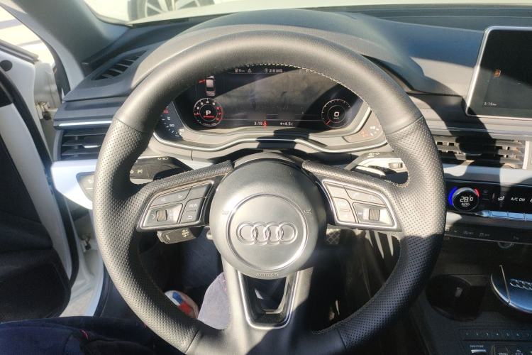 Used Audi A4L 2018 30th Anniversary Edition 40 TFSI Fashion Model Steering Wheel