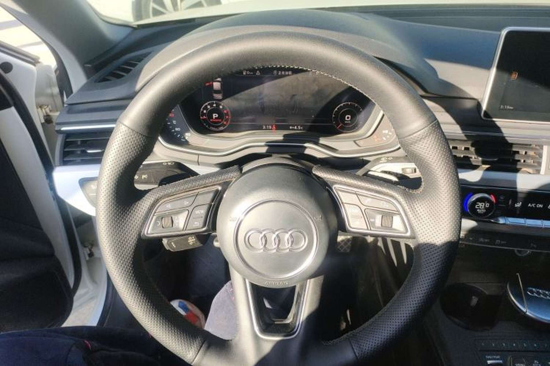 Used Audi A4L 2018 30th Anniversary Edition 40 TFSI Fashion Model Steering Wheel