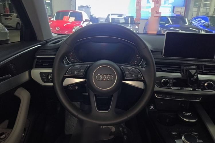 Used Audi A4L 2018 30th Anniversary Edition 40 TFSI Fashion Model Steering Wheel