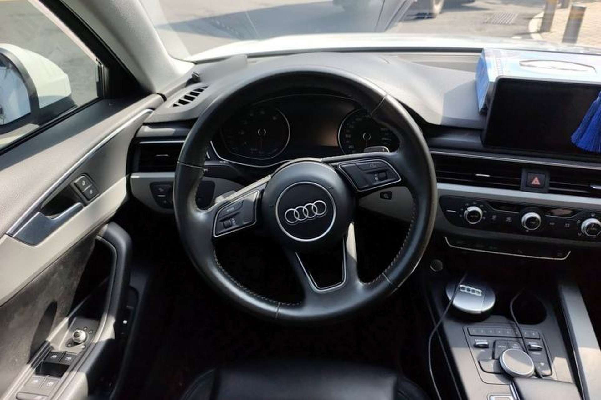 Used Audi A4L 2018 30th Anniversary Edition 40 TFSI Trendy Model Steering Wheel