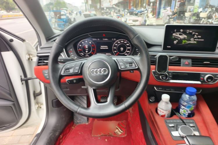 Used Audi A4L 2018 30th Anniversary Edition 40 TFSI Fashion Model Steering Wheel