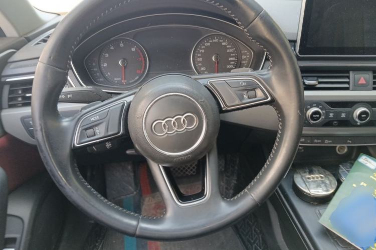 Used Audi A4L 2018 30th Anniversary Edition 40 TFSI Trendy Model Steering Wheel