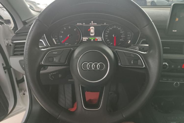 Used Audi A4L 2018 30th Anniversary Edition 40 TFSI Trendy Model Steering Wheel