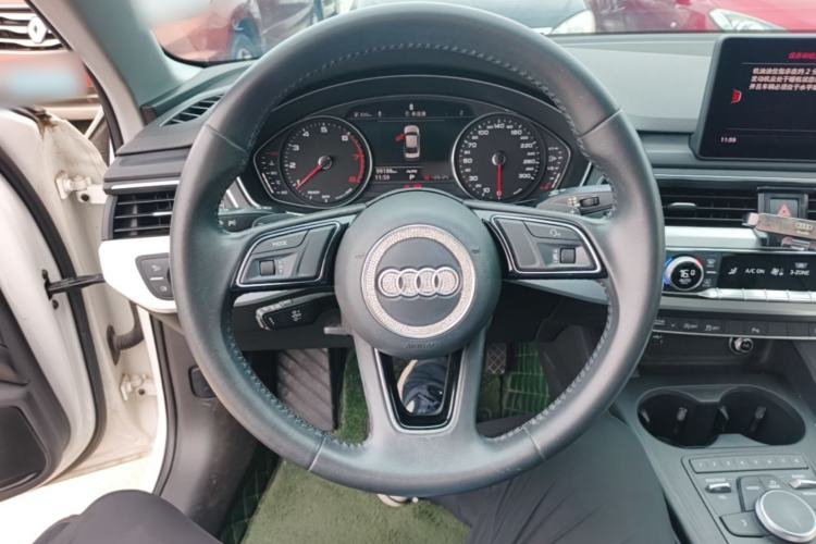 Used Audi A4L 2018 30th Anniversary Edition 40 TFSI Trendy Model Steering Wheel