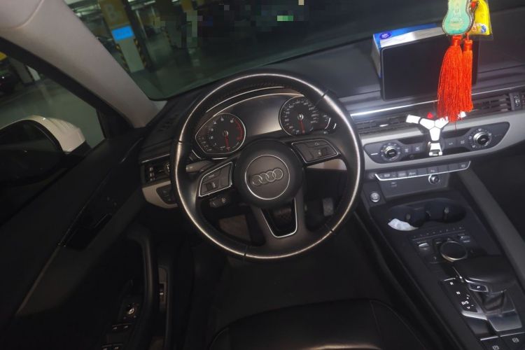 Used Audi A4L 2018 30th Anniversary Edition 40 TFSI Trendy Model Steering Wheel