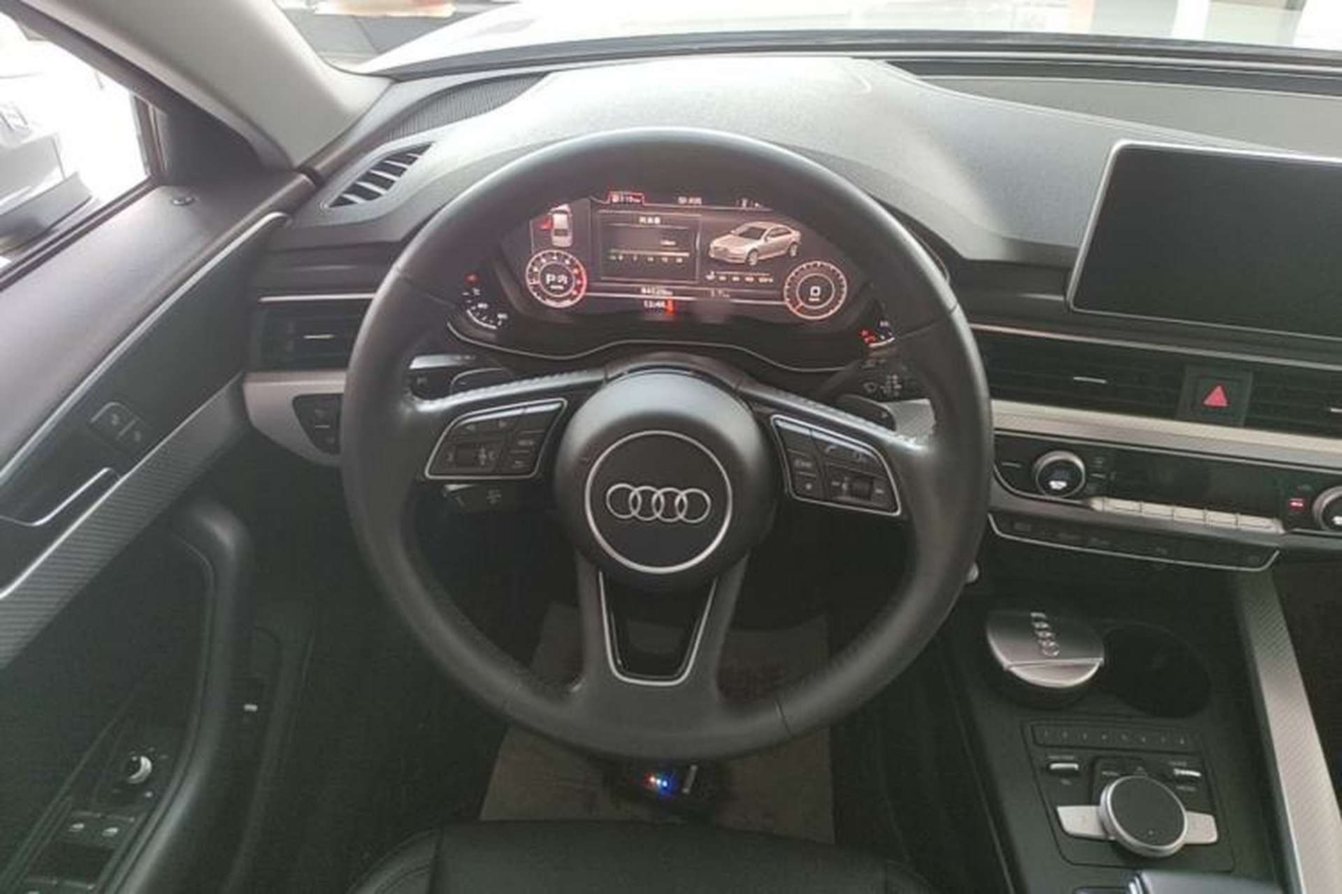 Used Audi A4L 2018 30th Anniversary Edition 40 TFSI Fashion Model Steering Wheel