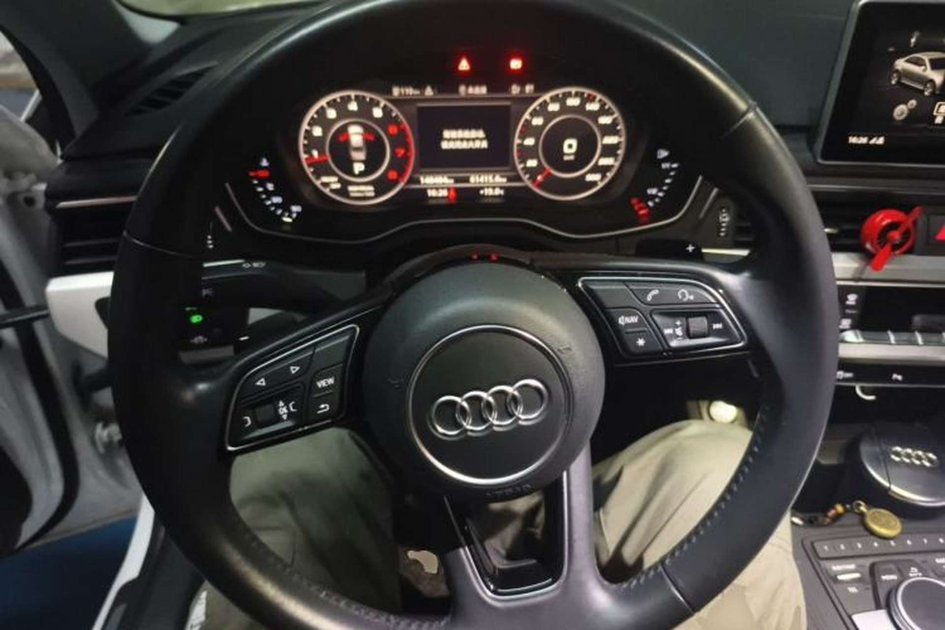 Used Audi A4L 2018 30th Anniversary Edition 40 TFSI Fashion Model Steering Wheel