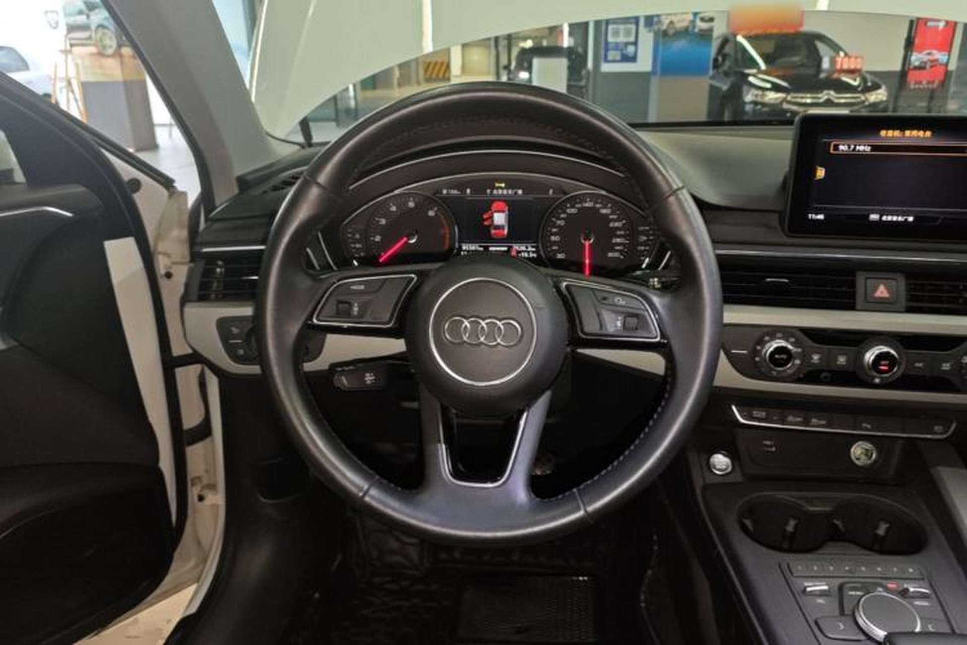 Used Audi A4L 2018 30th Anniversary Edition 40 TFSI Trendy Model Steering Wheel