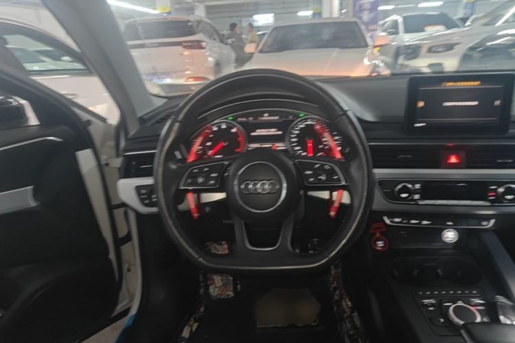 Used Audi A4L 2018 30th Anniversary Edition 45 TFSI quattro Individual Sport Edition Steering Wheel