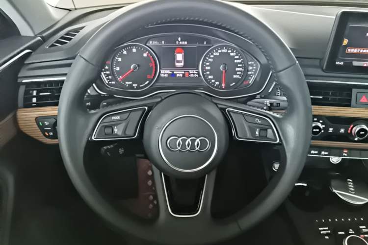 Used Audi A4L 2018 30th Anniversary Edition 40 TFSI Trendy Model Steering Wheel