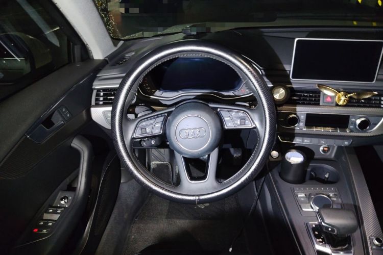 Used Audi A4L 2018 30th Anniversary Edition 40 TFSI Fashion Model Steering Wheel