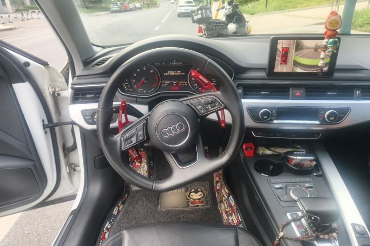 Used Audi A4L 2018 30th Anniversary Edition 45 TFSI quattro Individual Sport Edition Steering Wheel