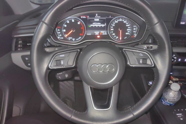 Used Audi A4L 2018 30th Anniversary Edition 40 TFSI Fashion Model Steering Wheel