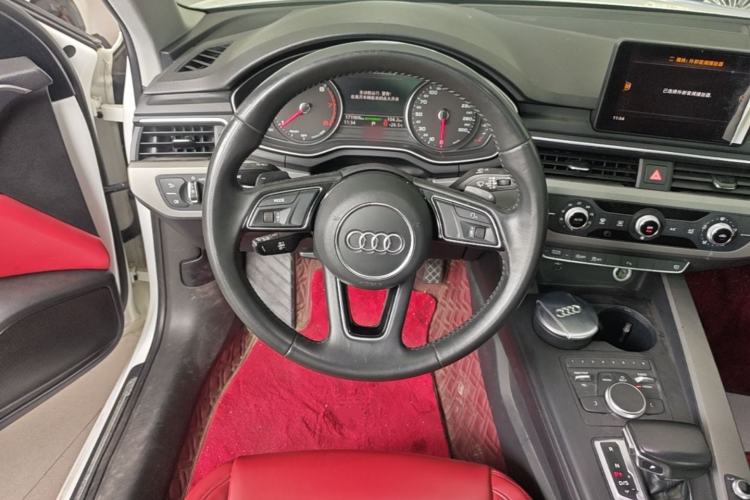 Used Audi A4L 2018 30th Anniversary Edition 40 TFSI Trendy Model Steering Wheel