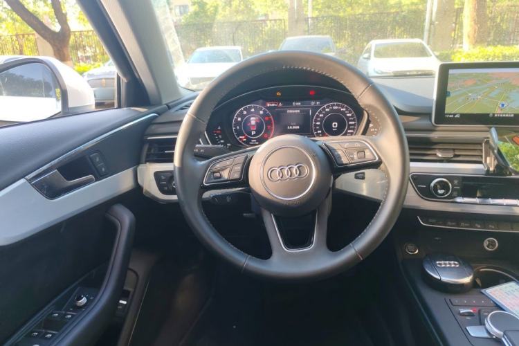 Used Audi A4L 2018 30th Anniversary Edition 40 TFSI Fashion Model Steering Wheel