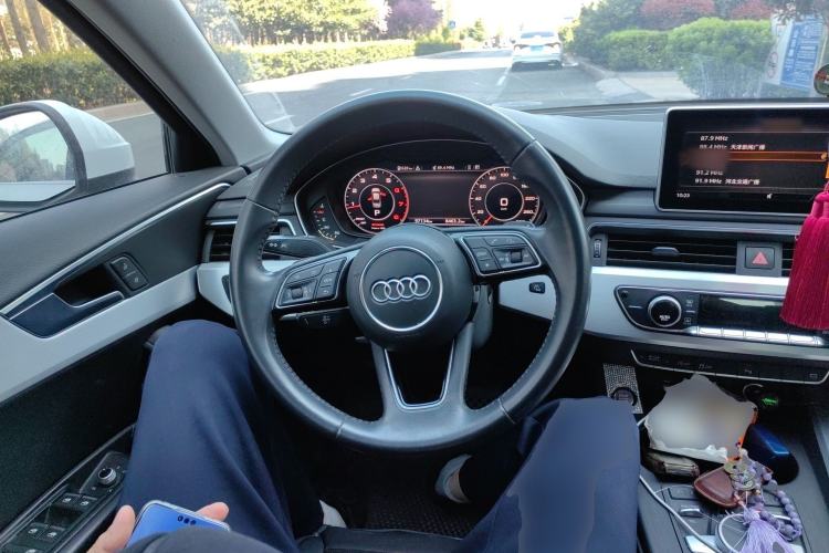Used Audi A4L 2018 30th Anniversary Edition 40 TFSI Fashion Model Steering Wheel