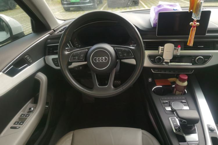 Used Audi A4L 2018 30th Anniversary Edition 40 TFSI Fashion Model Steering Wheel