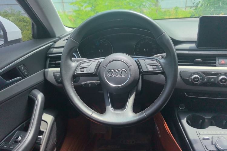 Used Audi A4L 2018 30th Anniversary Edition 40 TFSI Trendy Model Steering Wheel