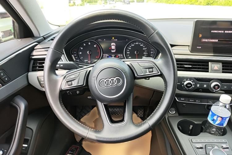 Used Audi A4L 2018 30th Anniversary Edition 40 TFSI Trendy Model Steering Wheel
