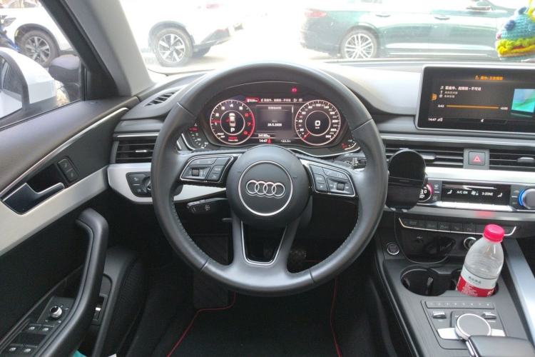 Used Audi A4L 2018 30th Anniversary Edition 40 TFSI Fashion Model Steering Wheel